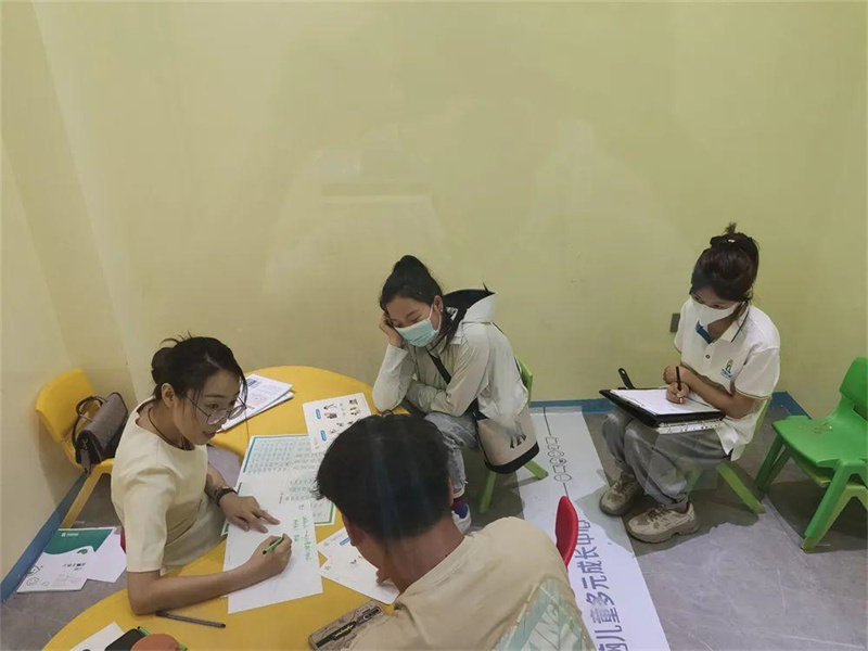 引領(lǐng)右腦總部專家測(cè)評(píng)團(tuán)